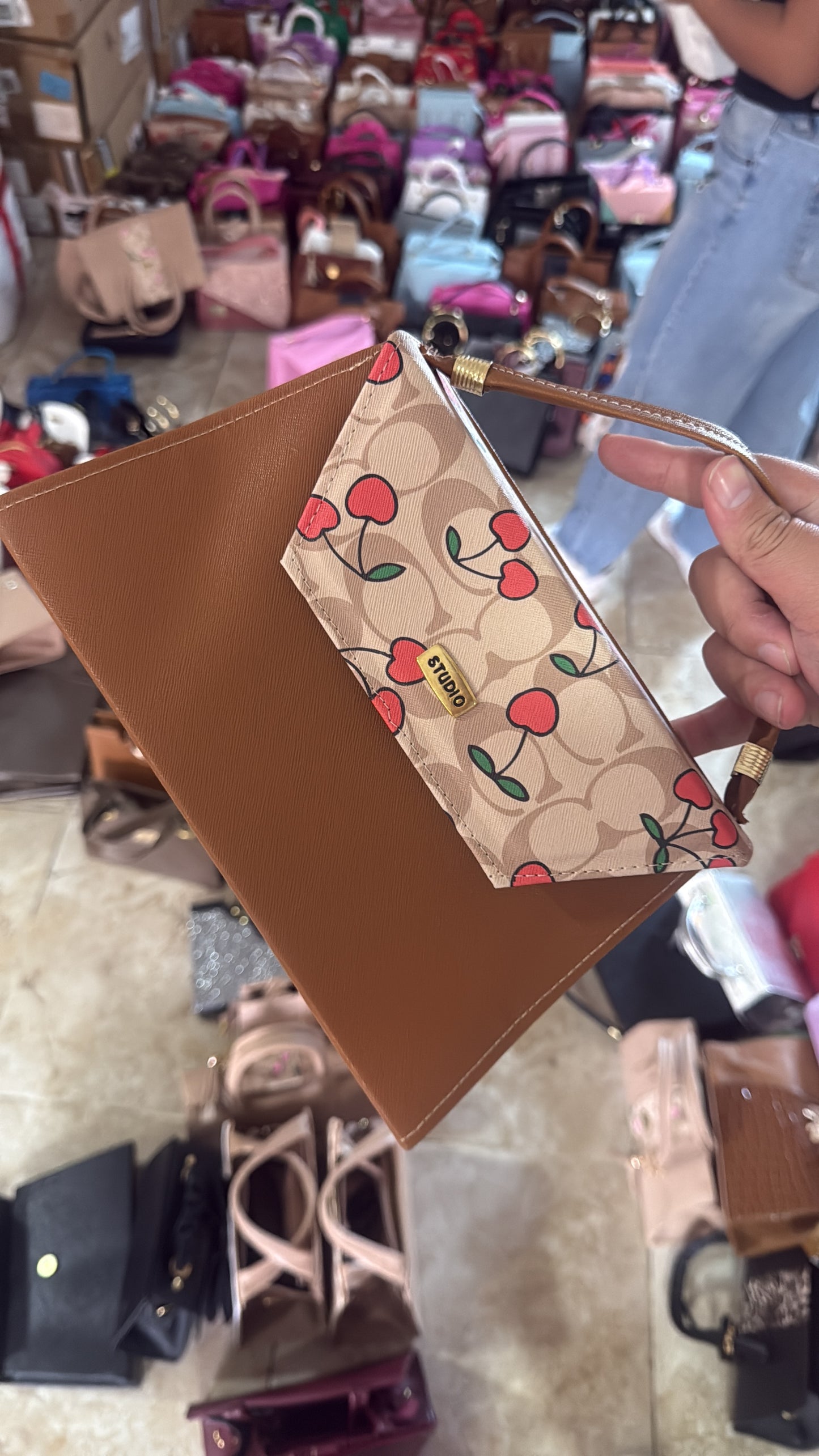 50 bolsas de mujer con correa